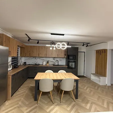 Hub Апартамент *